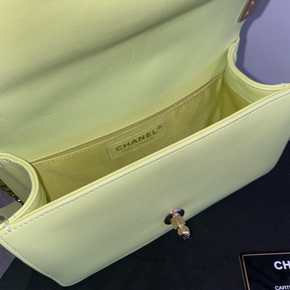 *RARE* Small Chanel Boy Flap Bag Chevron Lambskin - Picture 3 of 9